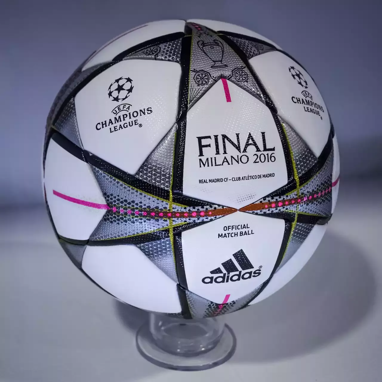 A primeira bola oficial da Copa do Mundo da FIFA
